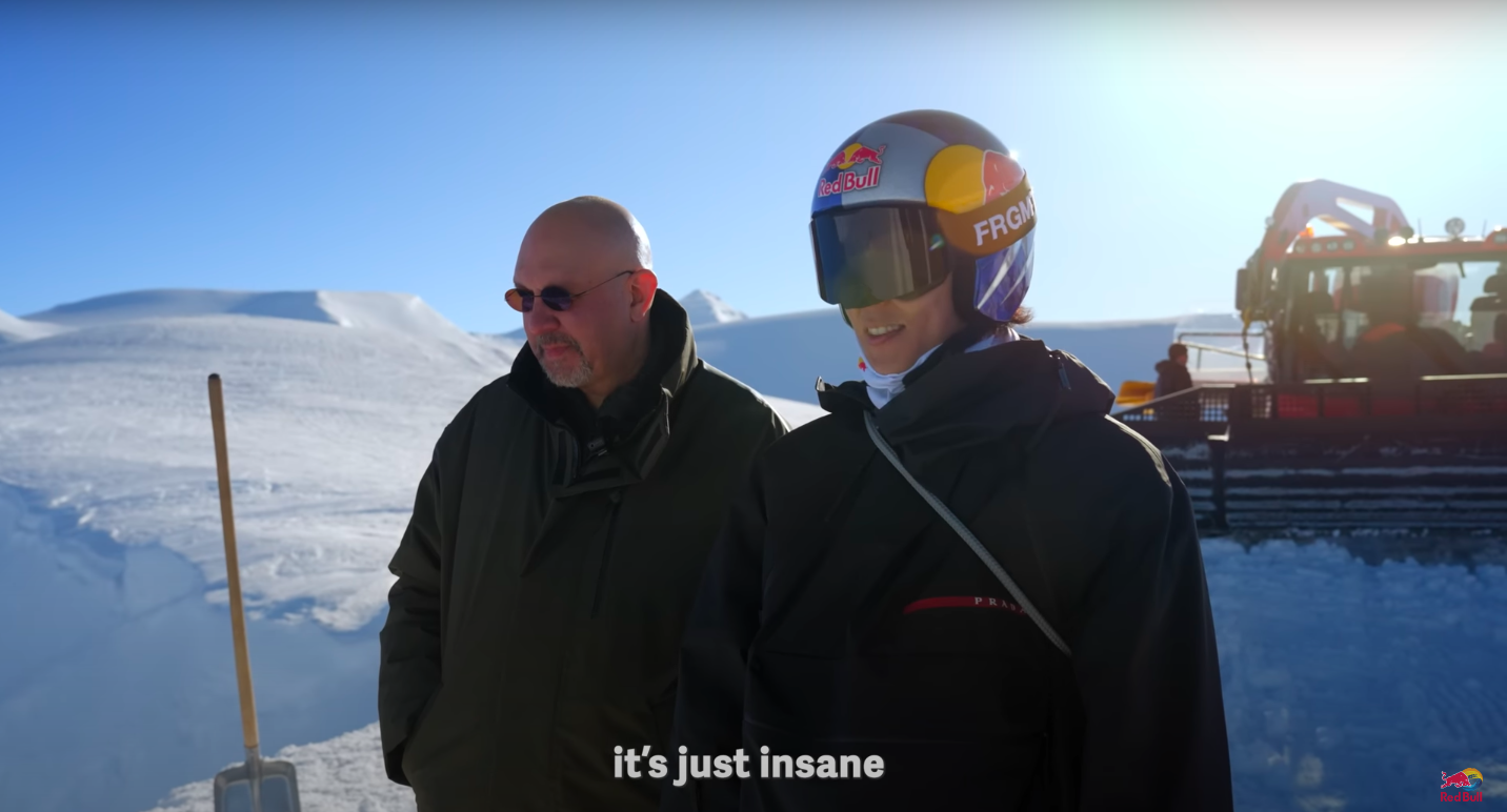 Red Bull gefur út nýtt myndband sem sýnir bakvið tjöldin á lengsta skíðastökki heims í Hlíðarfjalli Red Bull gefur út nýtt myndband sem sýnir bakvið tjöldin á lengsta skíðastökki heims í Hlíðarfjalli