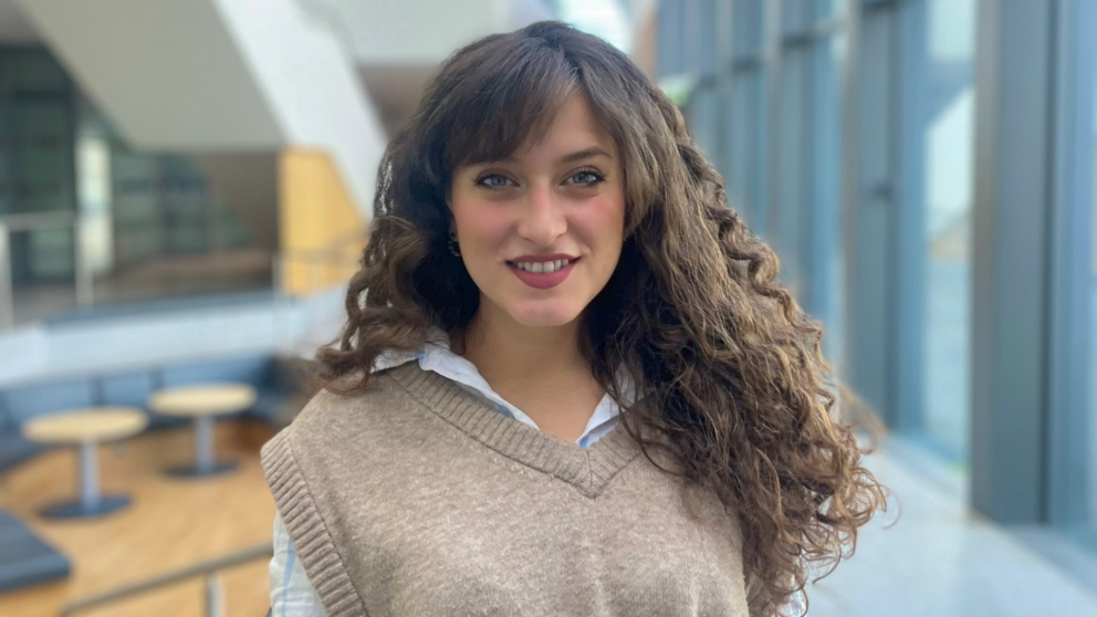 Natalia Ramírez Carrera ver doktorsritgerð sína Natalia Ramírez Carrera ver doktorsritgerð sína