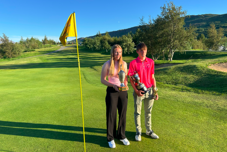 Valur Snær Guðmundsson og Andrea Ýr eru Akureyrarmeistarar í golfi Valur Snær Guðmundsson og Andrea Ýr eru Akureyrarmeistarar í golfi