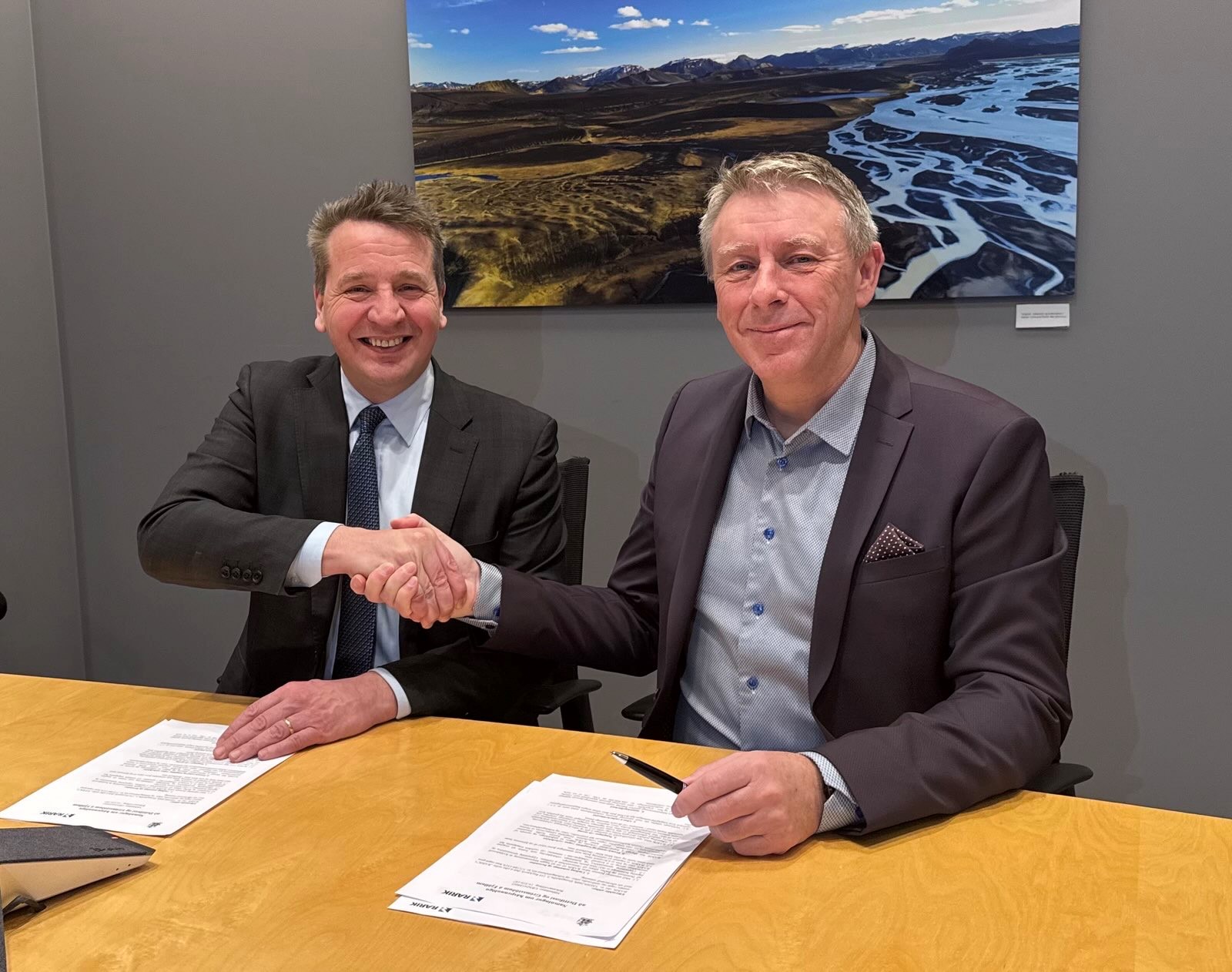 Samið um orkuskipti við Dettifoss og á Grímsstöðum á Fjöllum Samið um orkuskipti við Dettifoss og á Grímsstöðum á Fjöllum