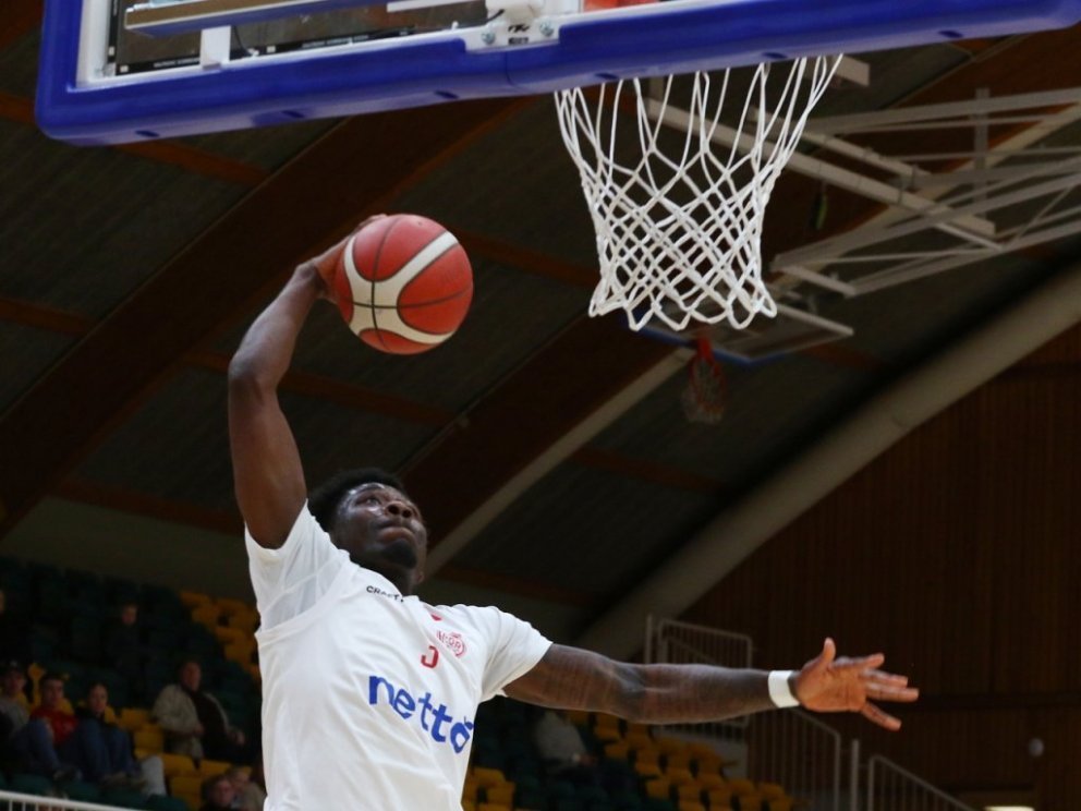 Þór sigraði Sindra í gærkvöldi