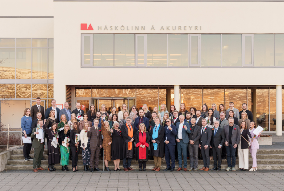 Fyrstu kandídatar í framhaldsnámi í stjórnun við Háskólann á Akureyri brautskráðir