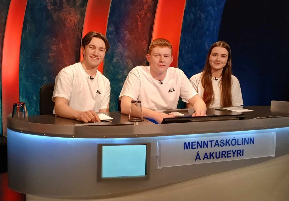 MA laut í lægra haldi fyrir MH MA laut í lægra haldi fyrir MH