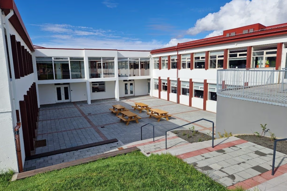 Formleg vígsla á A-álmu Glerárskóla Formleg vígsla á A-álmu Glerárskóla