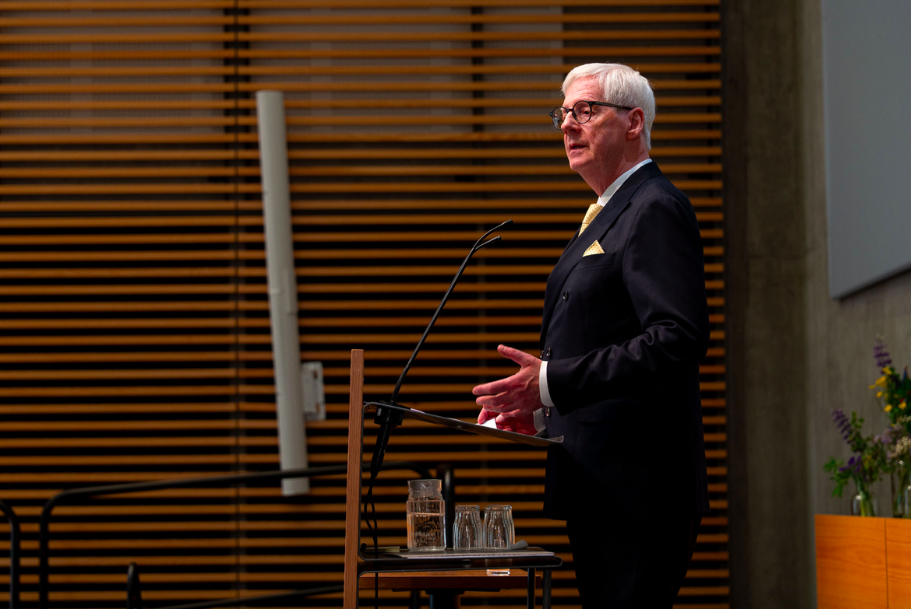 Upplýsingaóreiðan og bjartsýnin Upplýsingaóreiðan og bjartsýnin