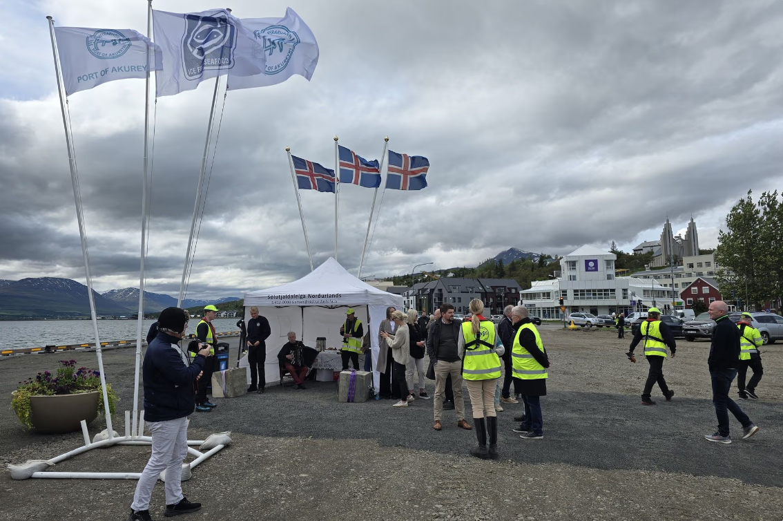Endurbyggð Torfunefsbryggja tekin í notkun Endurbyggð Torfunefsbryggja tekin í notkun