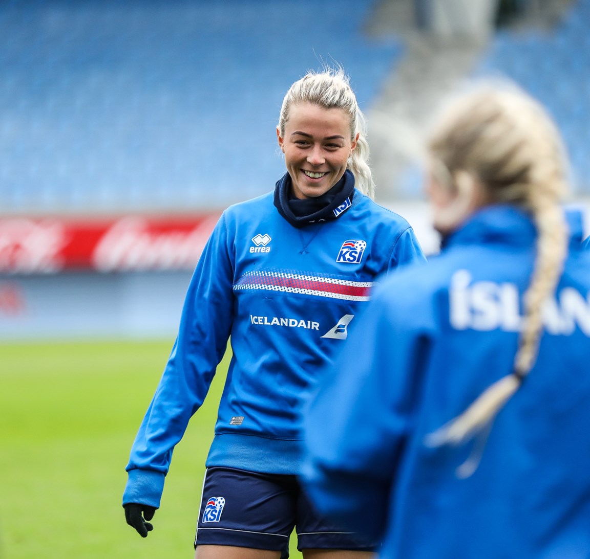 Sandra María á förum frá Íslandi