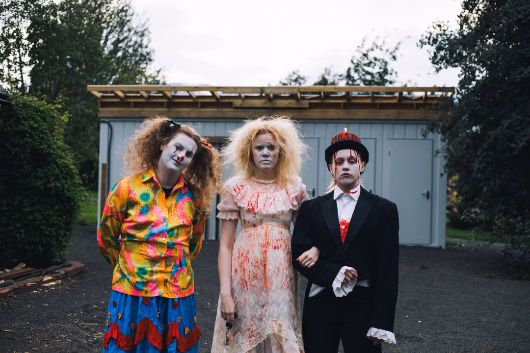 Leikarar óskast í Draugaslóð á Akureyrarvöku Leikarar óskast í Draugaslóð á Akureyrarvöku