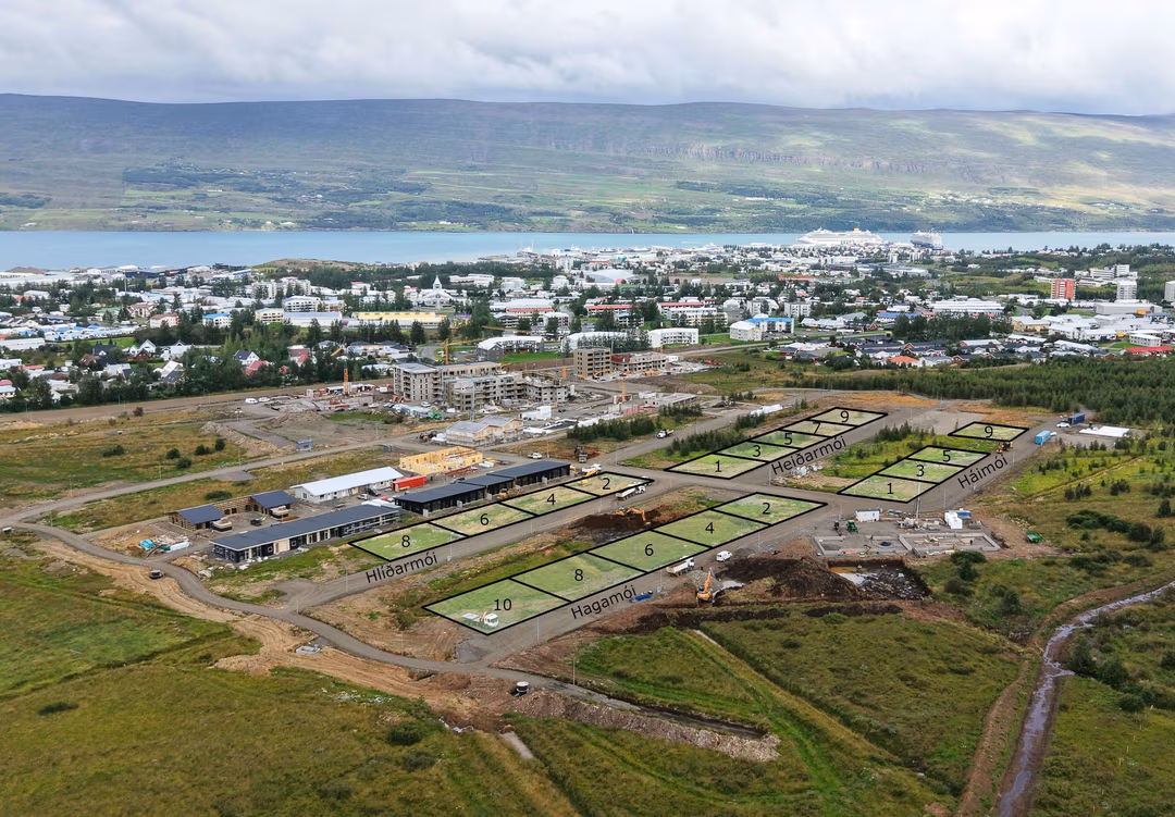Auglýsa eftir kauptilboði í byggingarrétt 18 einbýlishúsalóða í Móahverfi Auglýsa eftir kauptilboði í byggingarrétt 18 einbýlishúsalóða í Móahverfi