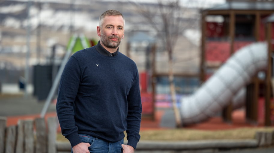 Sterkt skólasamfélag á Akureyri, sameiginleg ábyrgð og framtíðarsýn Sterkt skólasamfélag á Akureyri, sameiginleg ábyrgð og framtíðarsýn