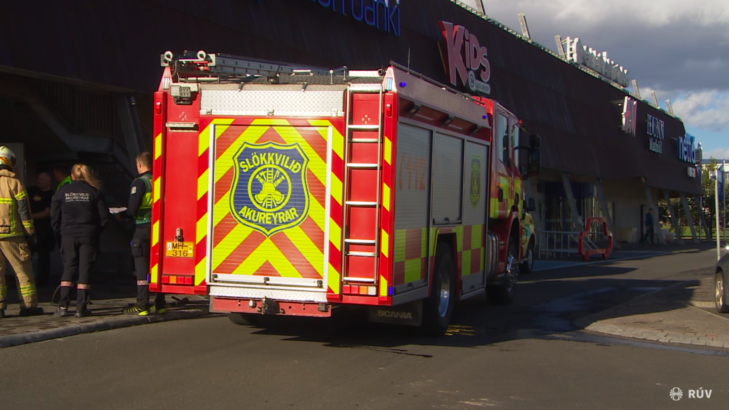 Eldur kviknaði á Glerártorgi Eldur kviknaði á Glerártorgi