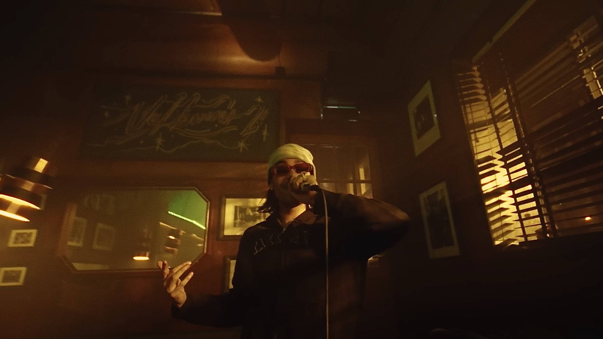 Saint Pete með nýtt lag: „Ég er að stafla þessu svo hátt upp, ég þori ekki að líta niður“