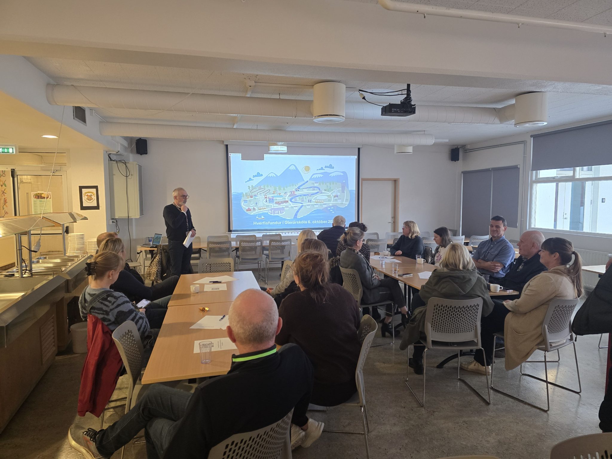Gott samtal á hverfisfundi í Glerárskóla – Fundur í Lundarskóla í dag