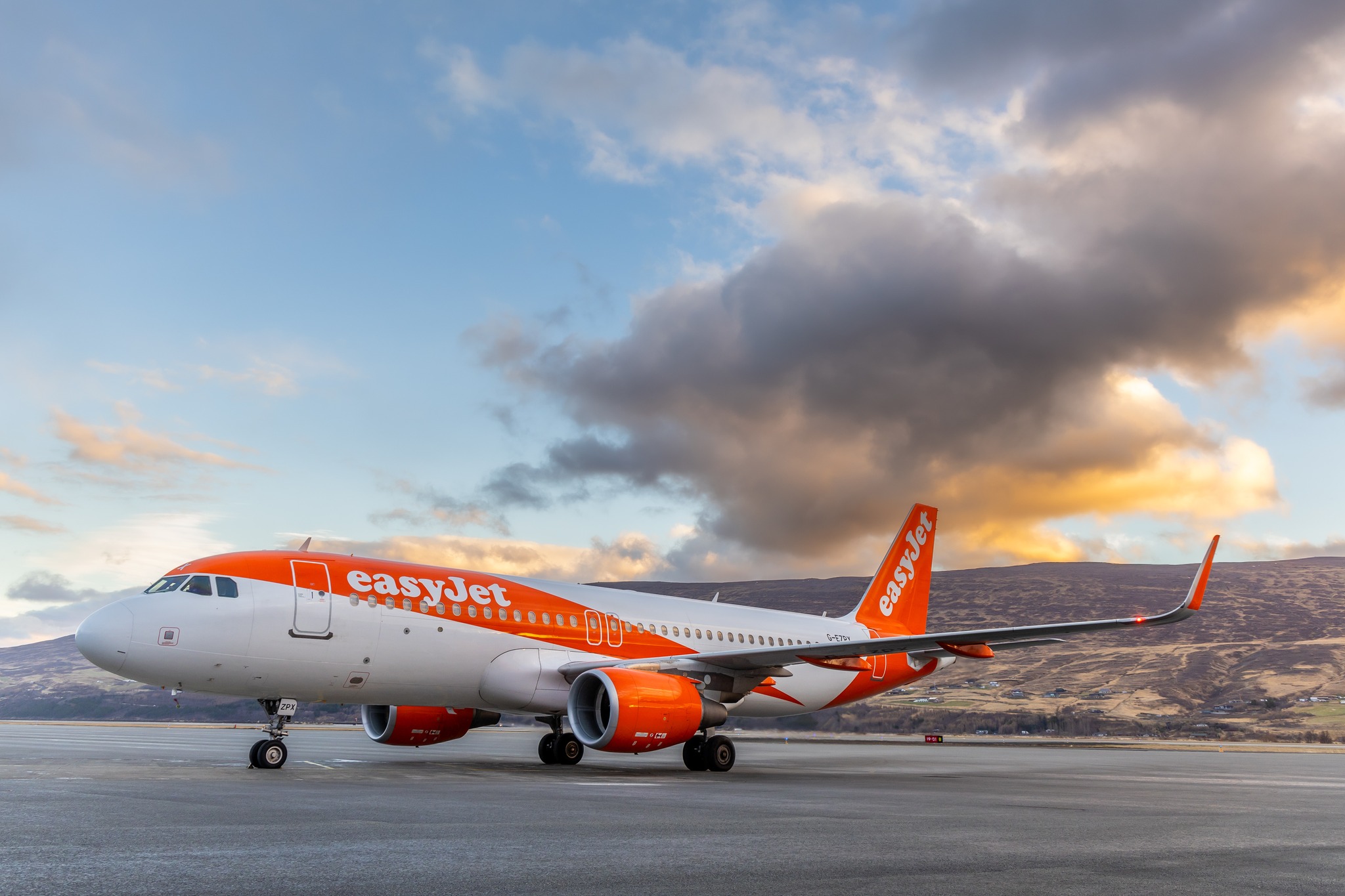Fyrsta easyJet flug vetrarins lenti á Akureyrarflugvelli í morgun