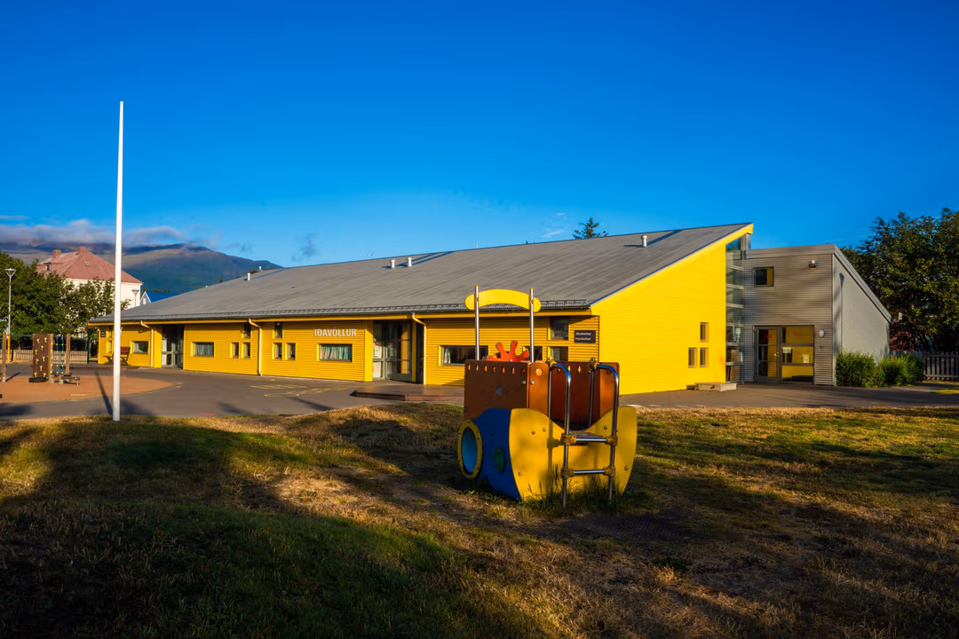 Leikskólinn Iðavöllur á Akureyri tilnefndur til Íslensku menntaverðlaunanna Leikskólinn Iðavöllur á Akureyri tilnefndur til Íslensku menntaverðlaunanna