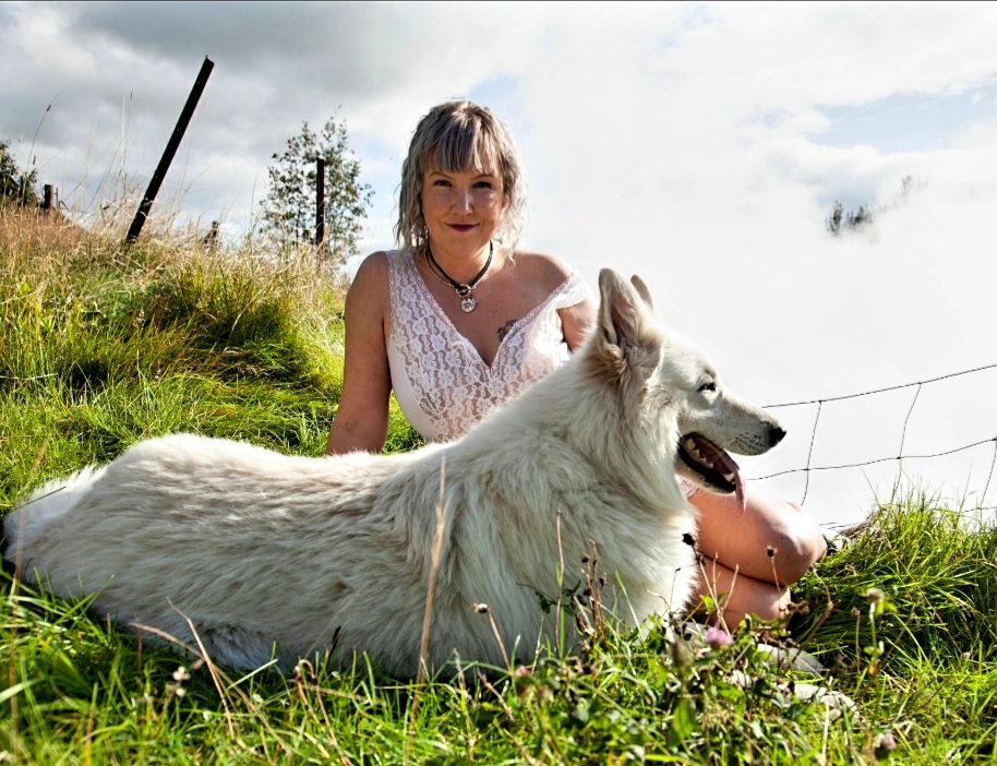 Meiri erótík á leiðinni frá Söndru Clausen