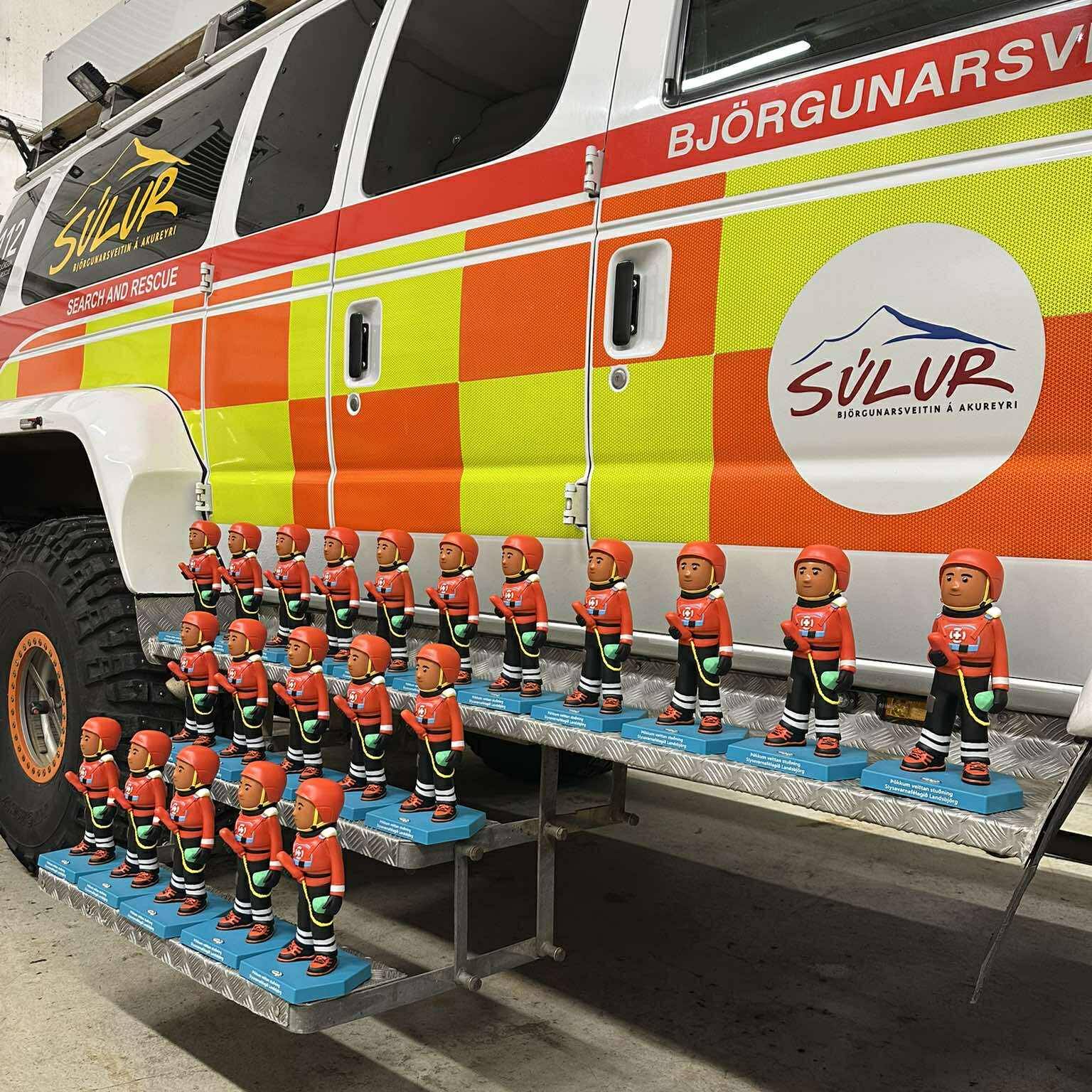 Neyðarkallinn seldist eins og heitar lummur – MYNDIR