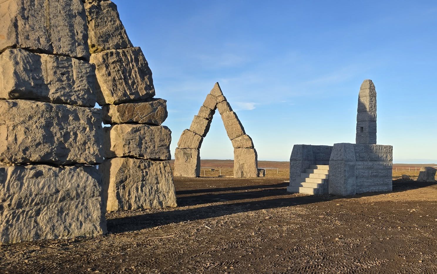 Altari elds og vatns reist í Heimskautsgerðinu