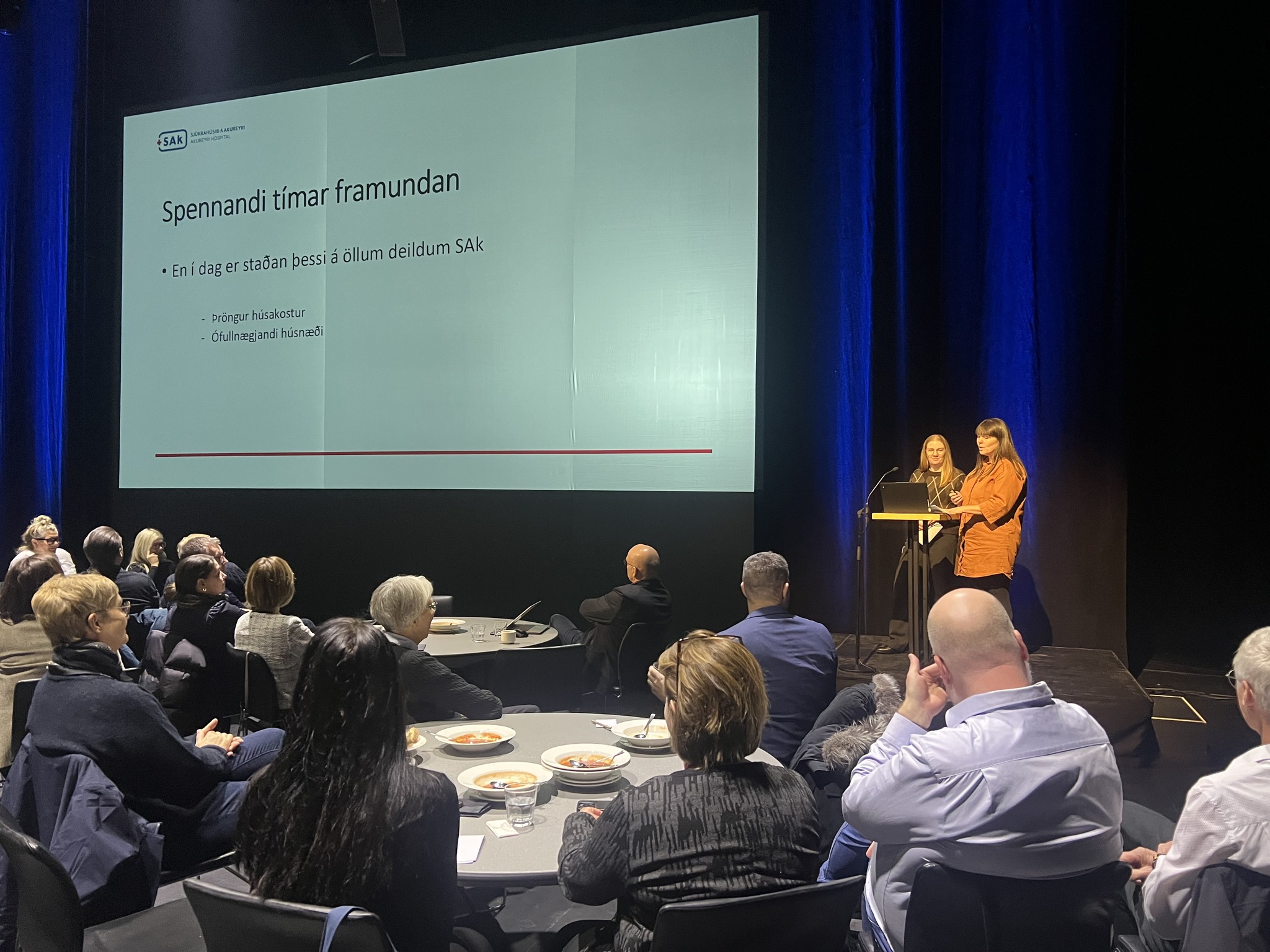 Vel sóttur hádegisfundur um nýbyggingu SAk Vel sóttur hádegisfundur um nýbyggingu SAk