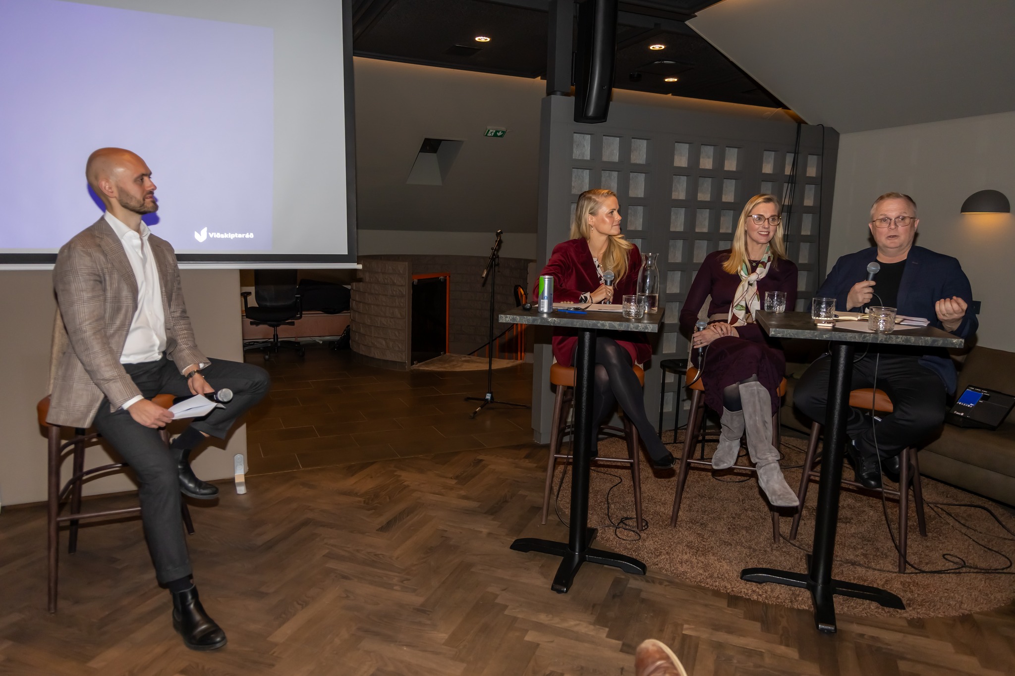 Fullt út úr dyrum í Drift EA Fullt út úr dyrum í Drift EA