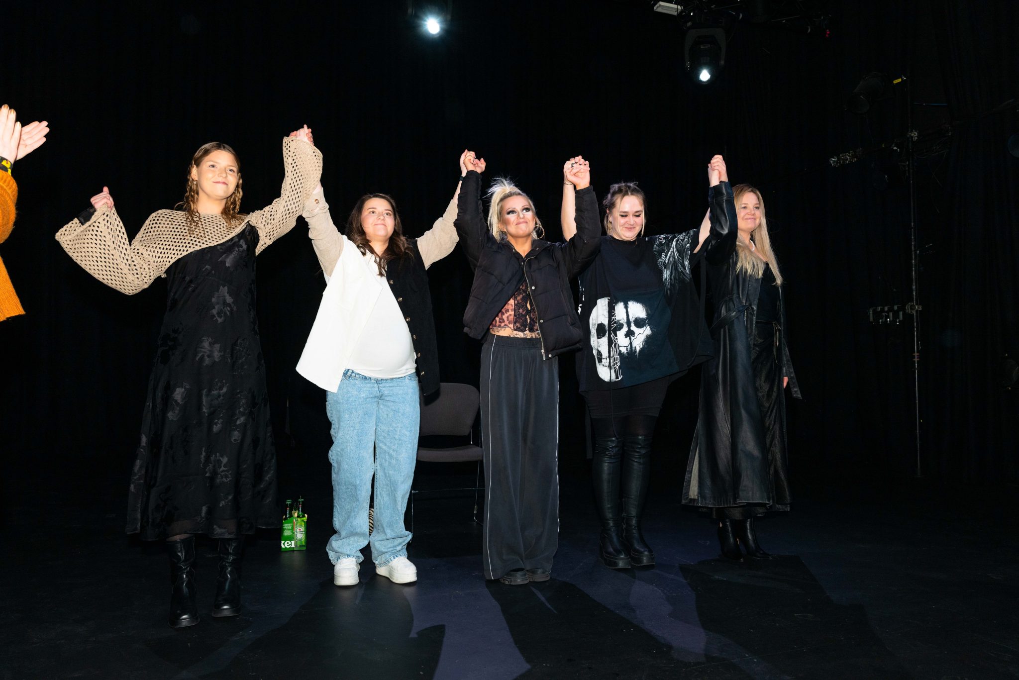 Ífigenía í Ásbrú í Samkomuhúsinu – „Allt upp á 10 í fallegasta leikhúsi landsins“ Ífigenía í Ásbrú í Samkomuhúsinu – „Allt upp á 10 í fallegasta leikhúsi landsins“