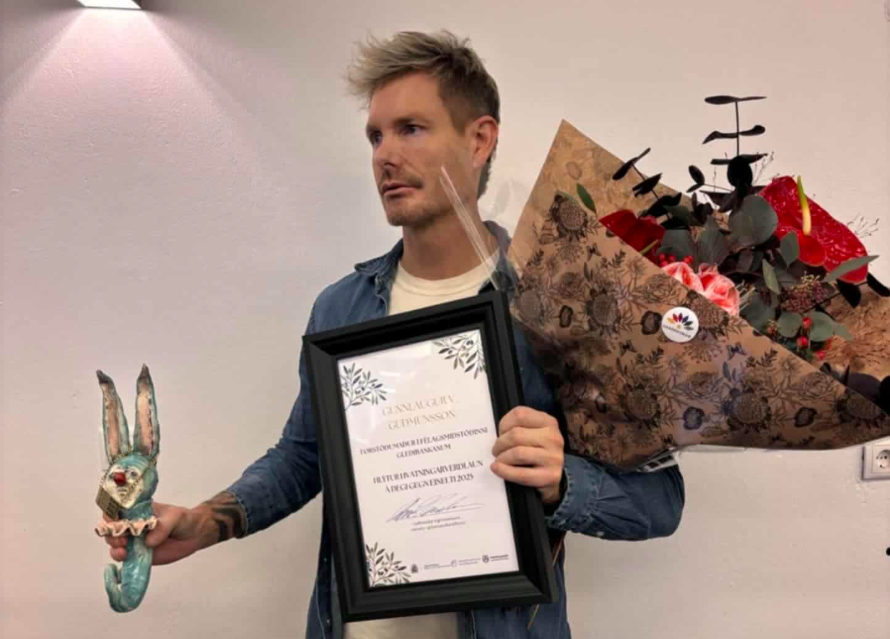 Gunnlaugur Víðir hlaut hvatningar­verð­laun gegn ein­elti