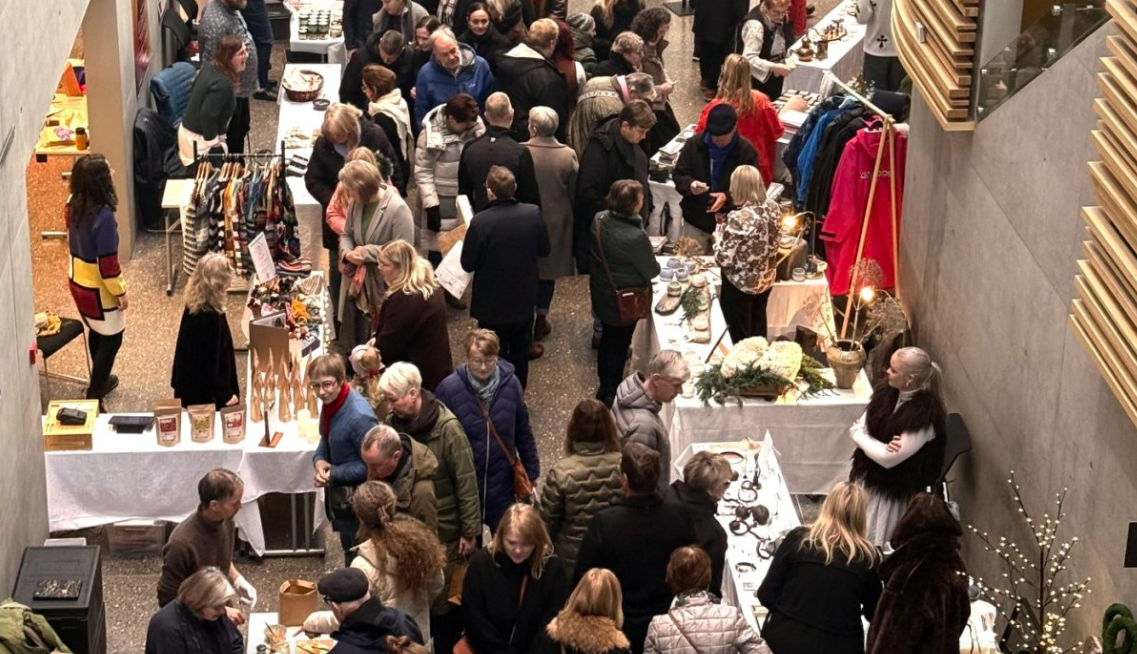 Vel heppnaður jólamarkaður í Hofi Vel heppnaður jólamarkaður í Hofi