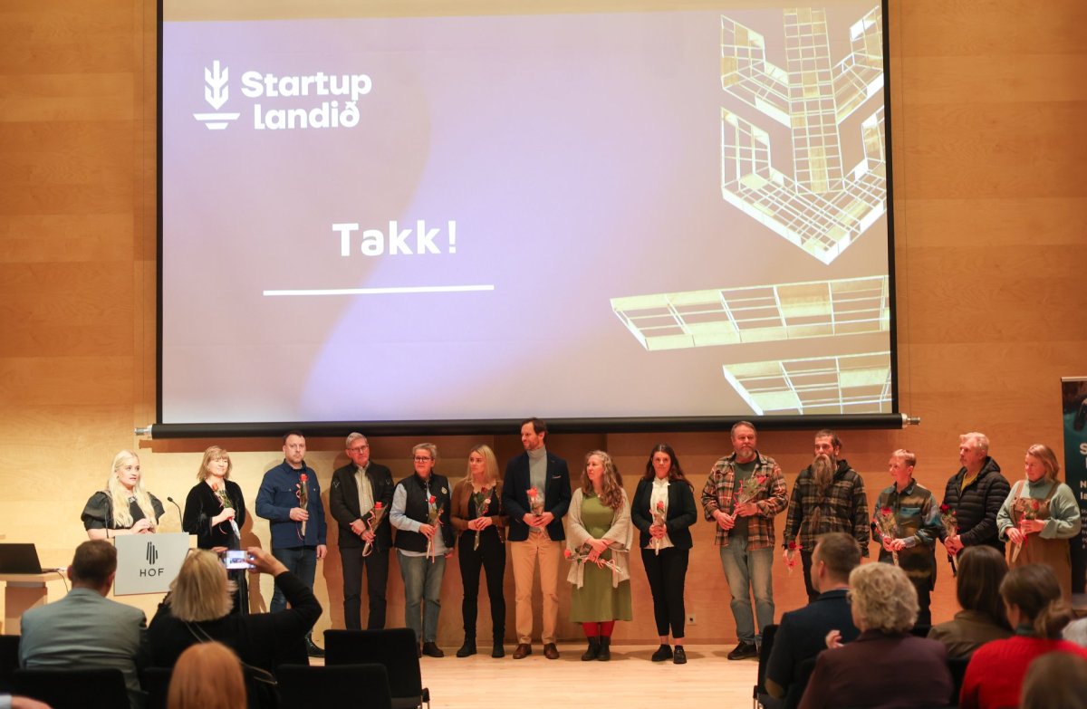 Tólf nýsköpunarverkefni kláruðu viðskiptahraðalinn Startup Landið 2025 Tólf nýsköpunarverkefni kláruðu viðskiptahraðalinn Startup Landið 2025