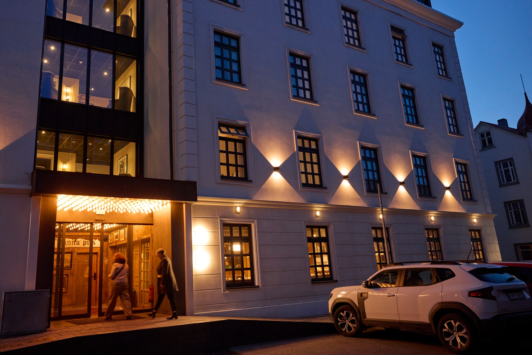 Hafnarstræti 75 valin fallegasta nýbygging landsins Hafnarstræti 75 valin fallegasta nýbygging landsins