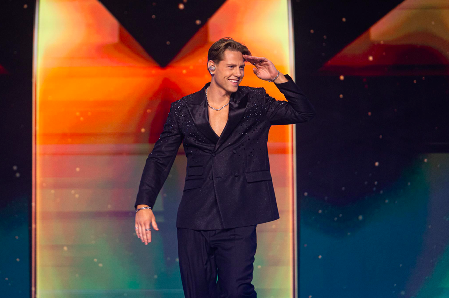 Ágúst gefur út einlæga ábreiðu af Geimferðalangur Ágúst gefur út einlæga ábreiðu af Geimferðalangur