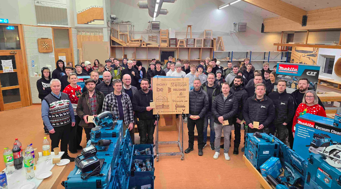 Ellefu fyrirtæki færa byggingadeild VMA gjöf Ellefu fyrirtæki færa byggingadeild VMA gjöf