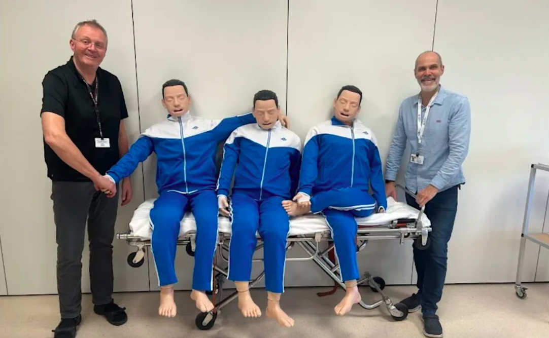 Sjúkraflutningaskólinn fær nýjar kennsludúkkur Sjúkraflutningaskólinn fær nýjar kennsludúkkur