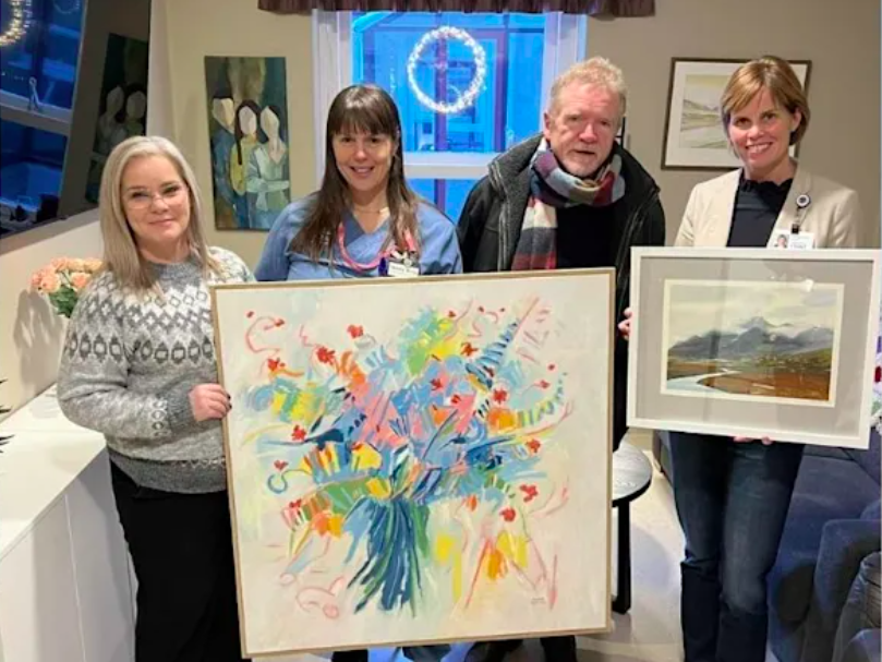 Ragnar Hólm gefur Sjúkrahúsinu á Akureyri tvö verk