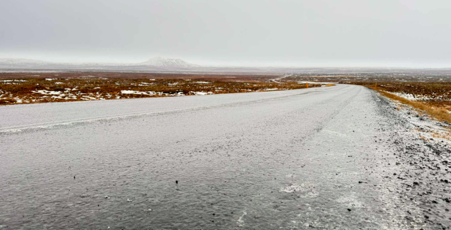 Lögreglan á Norðurlandi eystra varar við hálku Lögreglan á Norðurlandi eystra varar við hálku