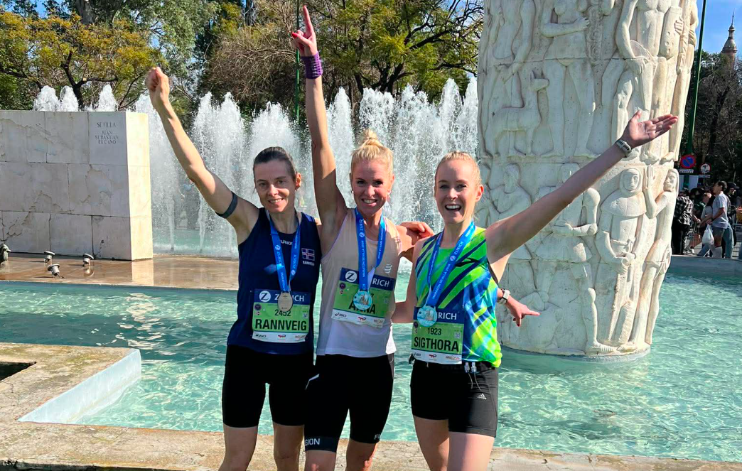 Hlupu maraþon á undir þremur tímum